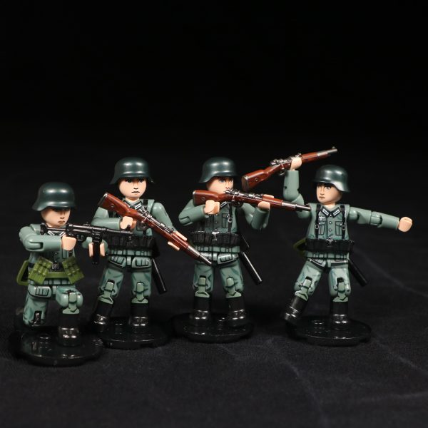WW2 German Infantry Rifleman Midfigure 4-Men Squad